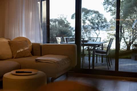 Successful Airbnb property: New Cosy Lake Front 2 bedrooms 2 Bathrooms in Snowy Monaro Regional Council