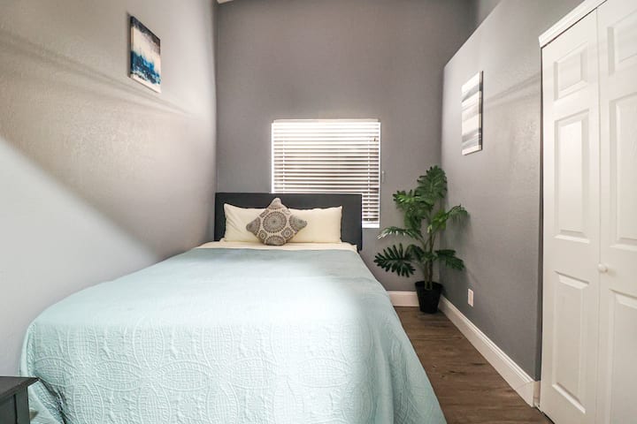 غرفة النوم 2