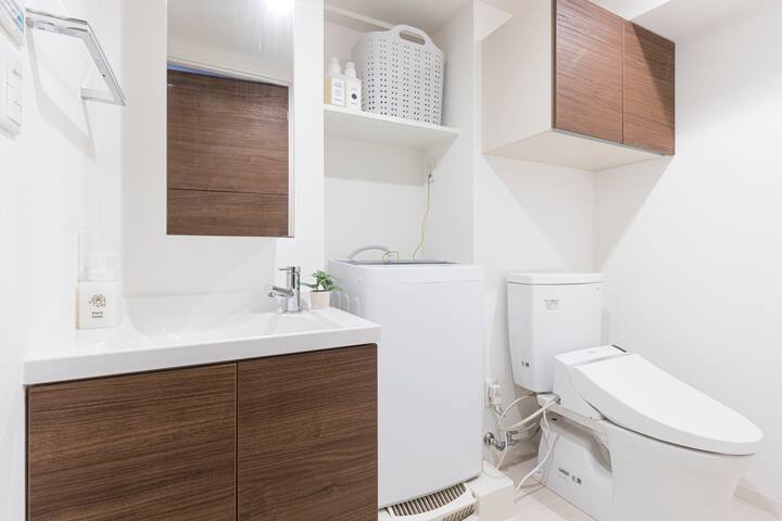 Asakusa&Skytree/2 bathrooms /Kids welcome/7 pax gallery image 3