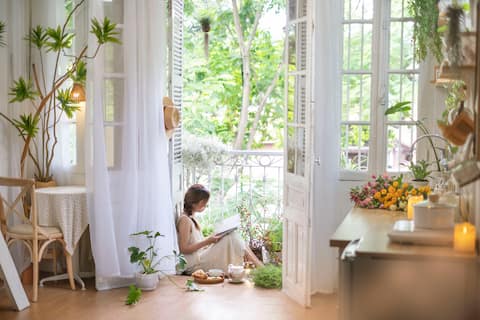Apartment with Balcony-View Van Mieu Quoc Tu Giam