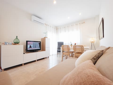Top Airbnb: Beach apartment with garden in Cambrils in Cambrils