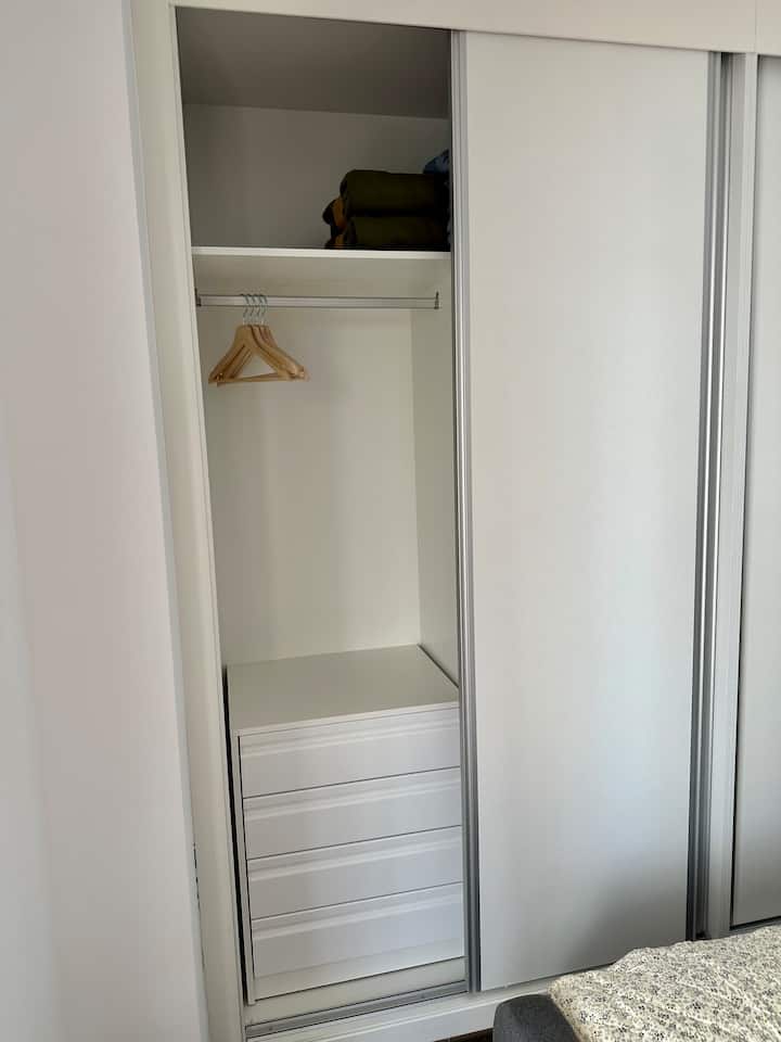 Vstavaný šatník