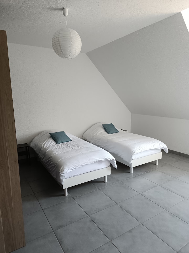 2 beds 90x190 with dressing room (bed linen provided)