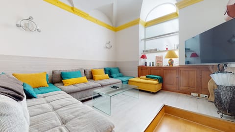 2 Bedroom Near Prince's Palace