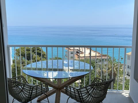 Top Airbnb: El Sentimiento Sirena: Central Seaview Apartment in Nerja
