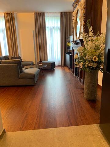 Exquisite Apartment Antwerp Center gallery image 2