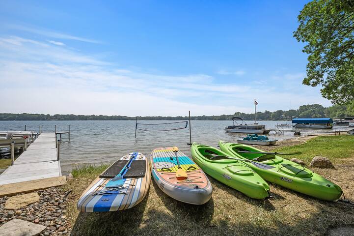 Lake, Boat, Hot Tub, Sauna, Private Chef gallery image 4