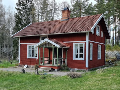 Popular Airbnb listing: Skräddarstugan in Katrineholm