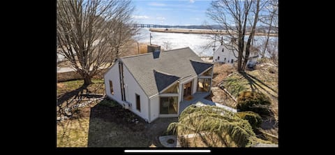 Stunning house on CT river !