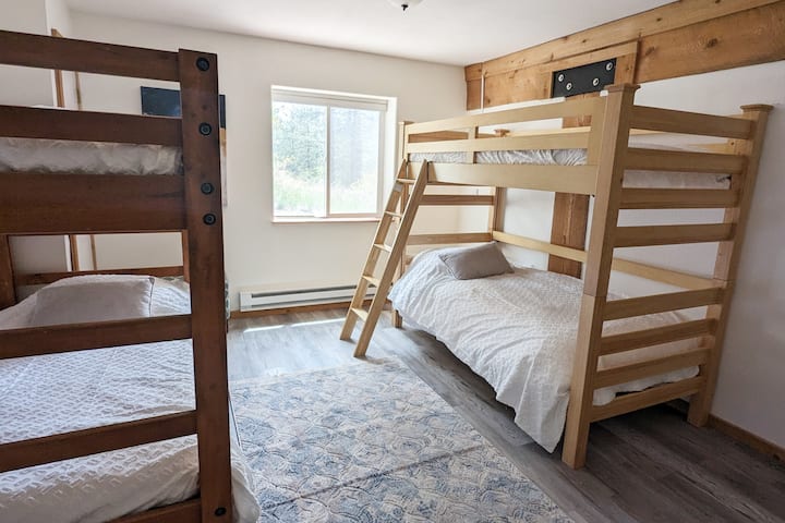 Debajo: dormitorio 4