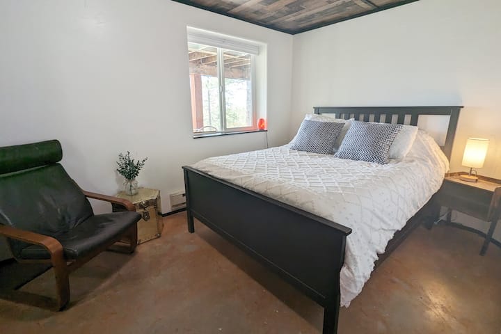 Abajo: dormitorio #6