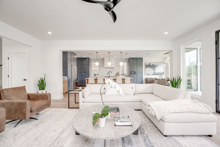 Exquisite Upscale Retreat in the Heart of ATX