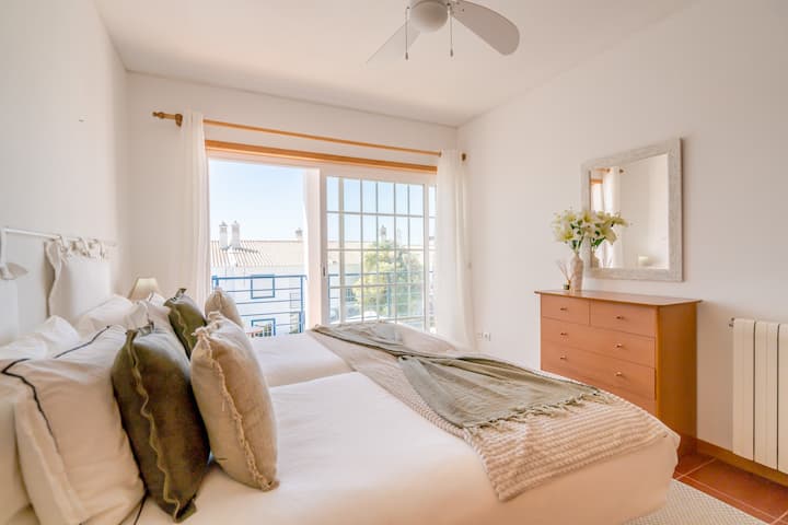 غرفة نوم 2 بسريرين مفردين 200x120