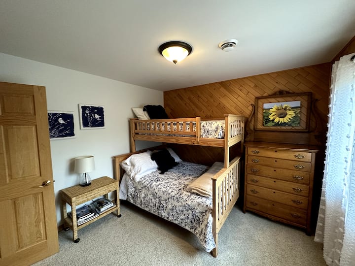 Двойна стая с 2 отделни легла над
горния етаж