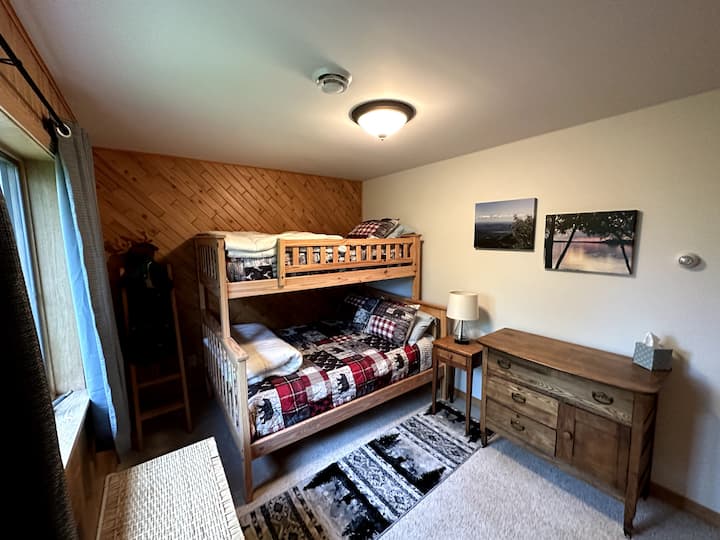 Двойна стая с 2 отделни легла над
горния етаж