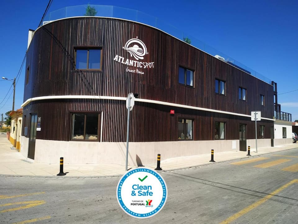 Top-earning Airbnb listing in Mira, 6 bedrooms