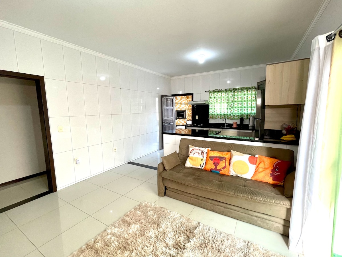 Imóvel de sucesso: Beautiful House - Joinville with Barbecue Grill 4 Bedrooms em Joinville
