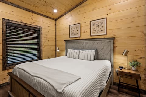 Theo's Treehouse cabin in Gatlinburg - Photo 4