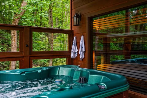 Theo's Treehouse cabin in Gatlinburg - Photo 2