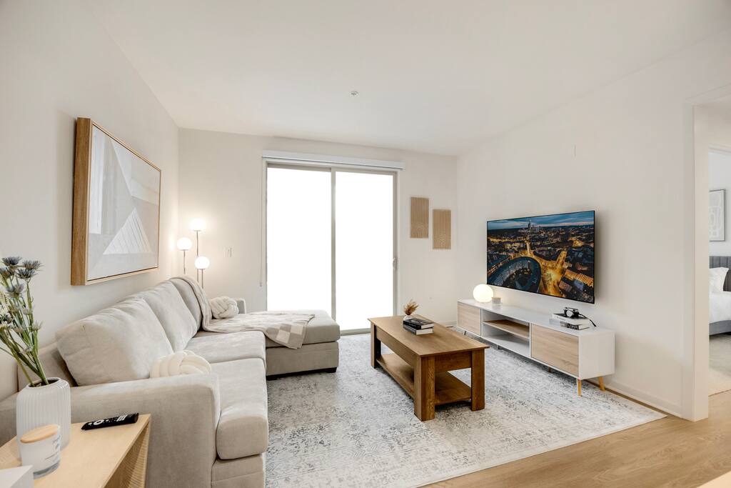 Airbnb Celeste | Cozy Haven w/ King Bed Apartment