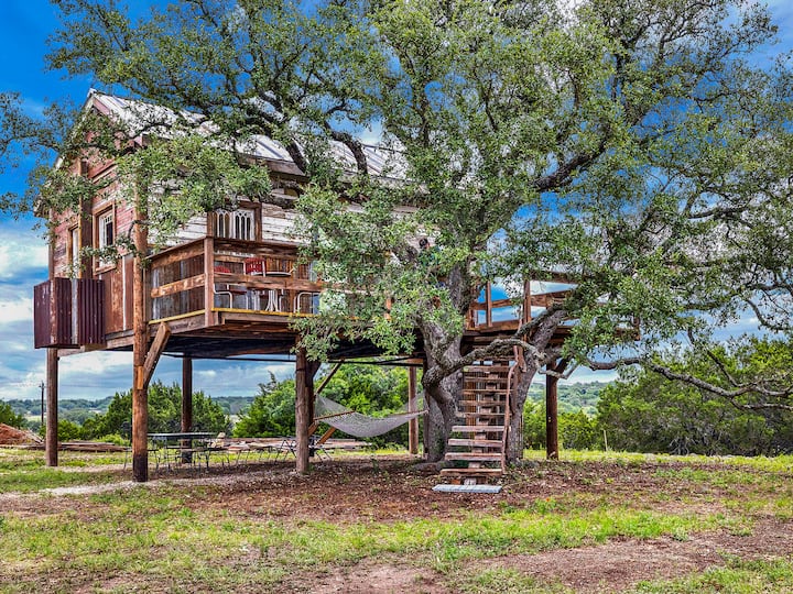 Lover's Lair Magical Treehouse Treehouses for Rent in Lampasas