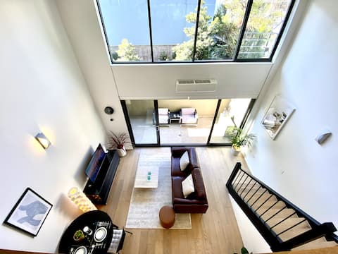 Top Airbnb: Loft Style 1 bedroom Apartment in Waterloo