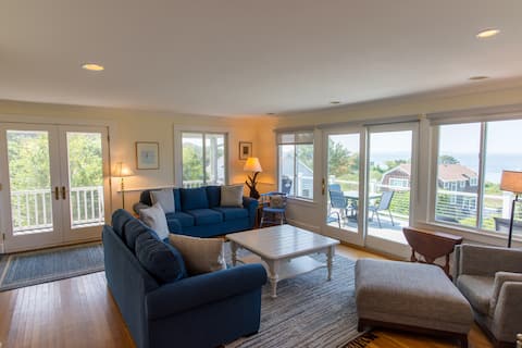Top Airbnb: Panoramic Ocean View; walk to private beach in Gloucester