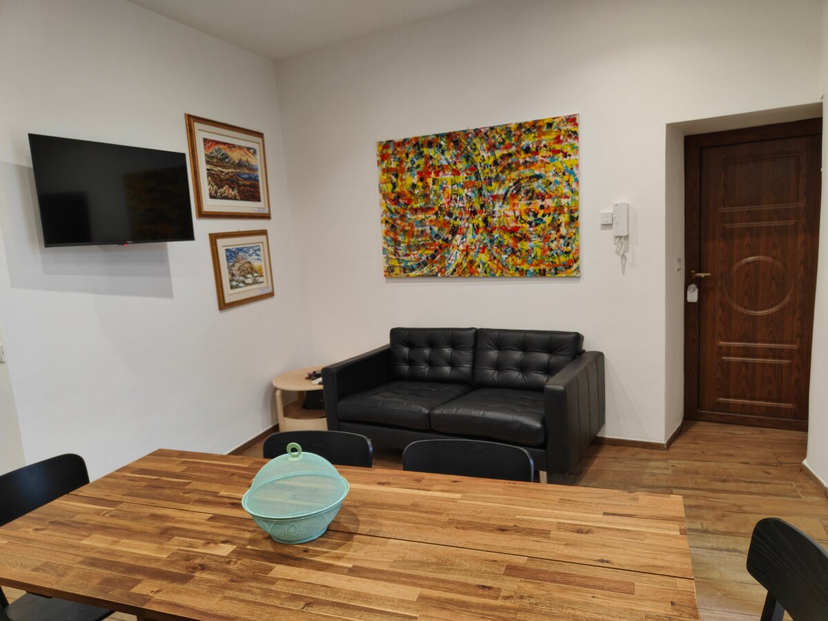 Popular Airbnb listing: Luxurybertohome brand new apartment Taormina in Taormina