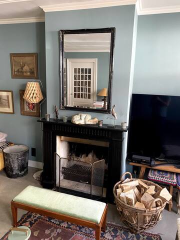 Classic Family House in Center near Beach (4-8) gallery image 4