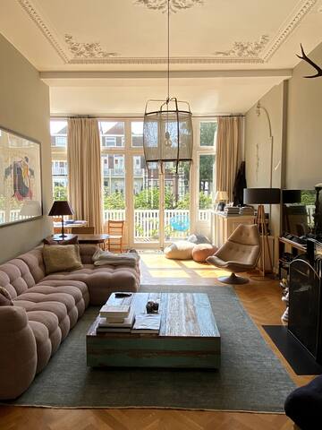 Classic Family House in Center near Beach (4-8) gallery image 3