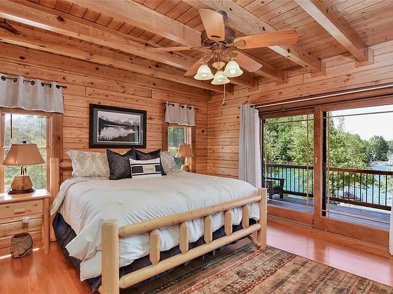 Chumba cha kulala cha kiwango cha juu kilicho na chumba cha kulala 