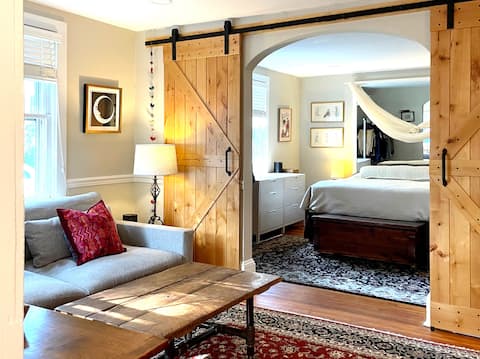 The Mule House - 1st floor Apartment in Town