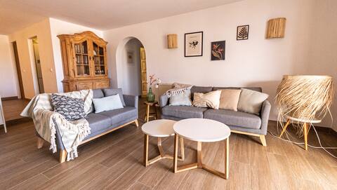 Popular Airbnb listing: Idyllic accommodation with pool & beautiful view in Teulada