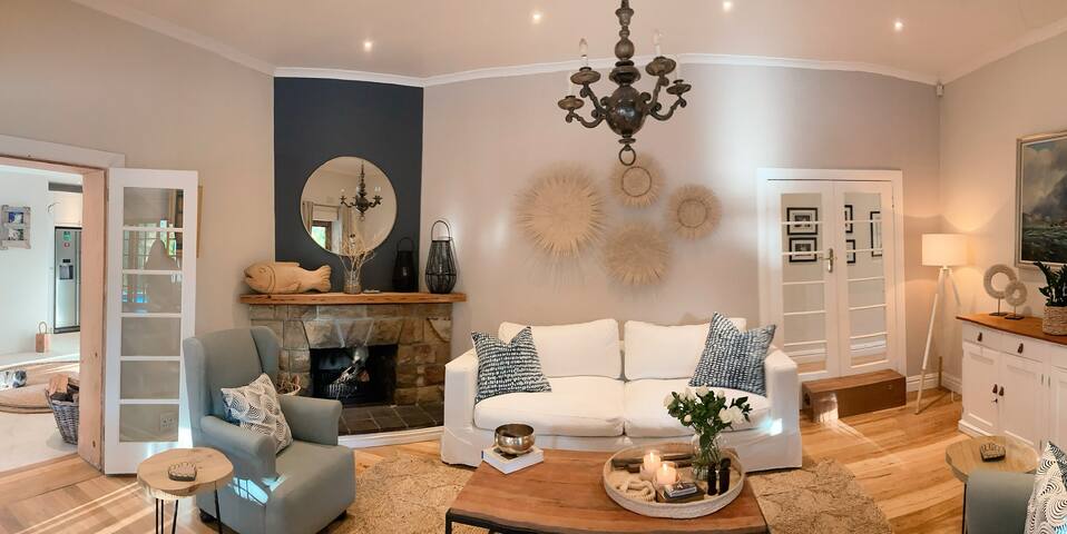 Constantia’s Entertaining Oasis gallery image 5