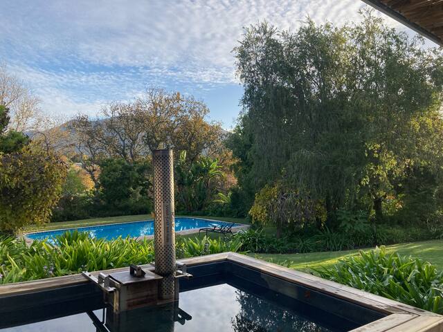 Constantia’s Entertaining Oasis