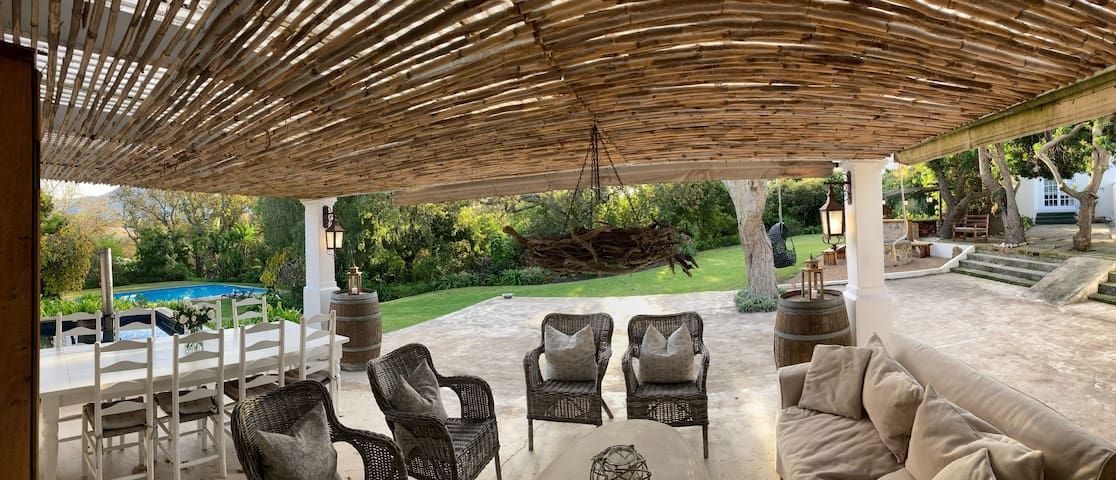 Constantia’s Entertaining Oasis gallery image 3