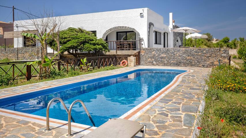 Platanias Beachfront Villa Elsa-90m to main Square gallery image 2