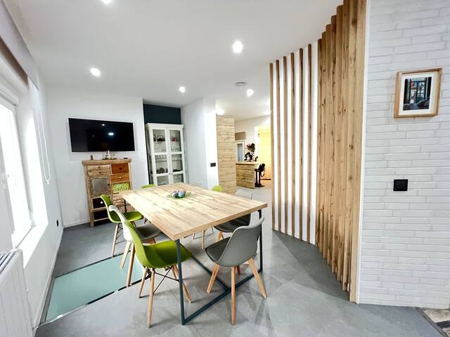 Stunning and charming 10 pax gallery image 3