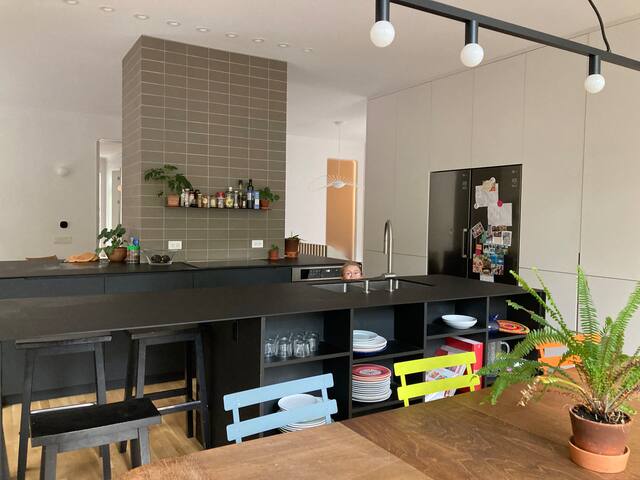 Airy Duplex Facing the Park – Walkable & Welcoming gallery image 5