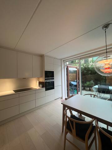 Townhouse close to beach and with private parking gallery image 4