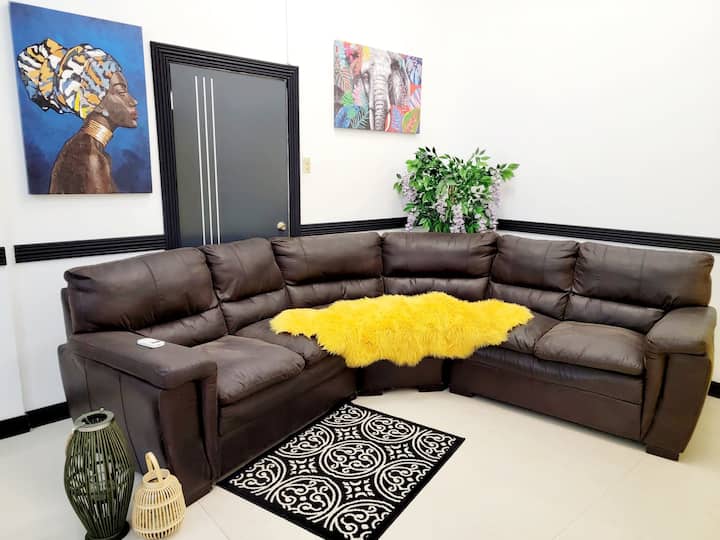 Luxury 3br Central In Halfway Tree @Kingston Manor - Kingston
