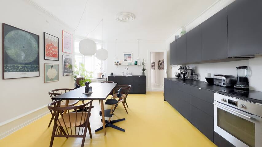 Huge family apartment in the citys best location.