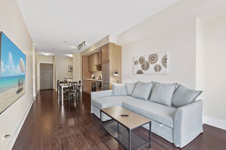 * 2 bedroom CN Tower/Lake View * gallery image 4