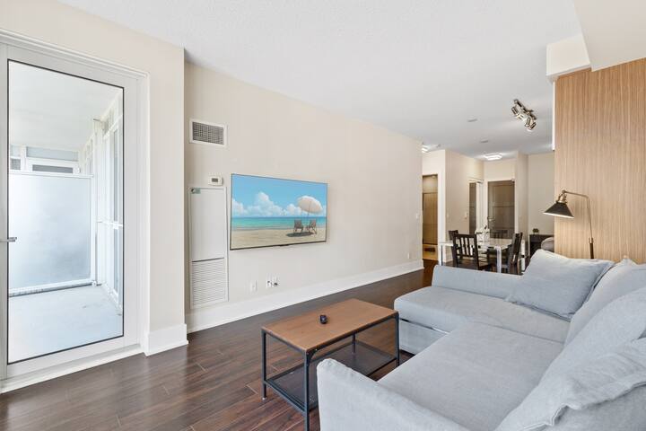 * 2 bedroom CN Tower/Lake View * gallery image 5