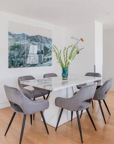 Stunning Covent Garden DREAM COME TRUE Surprise! gallery image 2