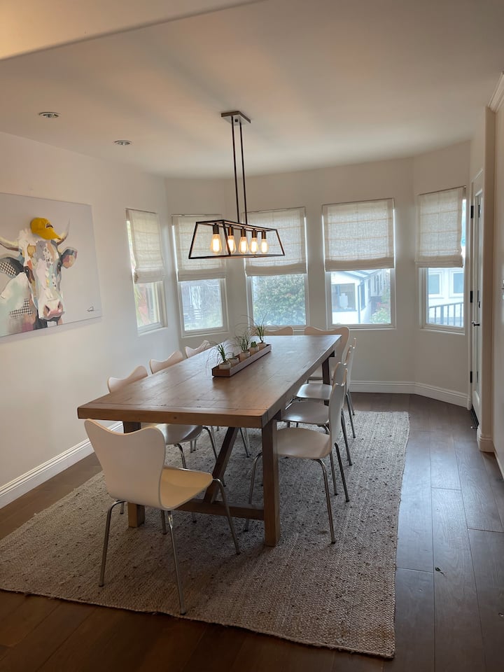 Bedroom With Ensuite Bathroom And Free Parking - Redondo Beach, CA