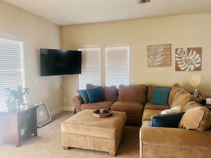B67-unit By Pool & Gorge Shuttle-book Separate - Crescent Bar, WA