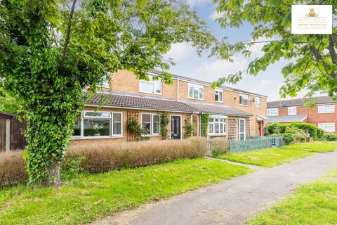 4 Bed House in Stevenage SG1 Parking & Wi-Fi