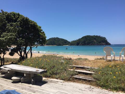 Absolute Waterfront - Mata on the Beach
