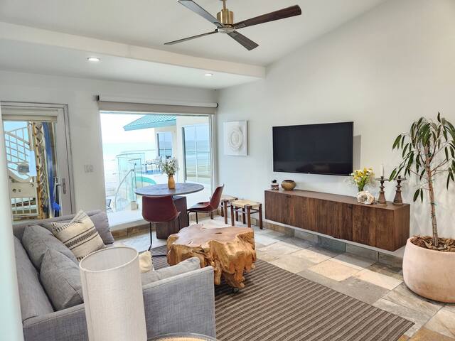 Oceanfront Condo 2/2 | Hot Tub | Private Roof Deck gallery image 5